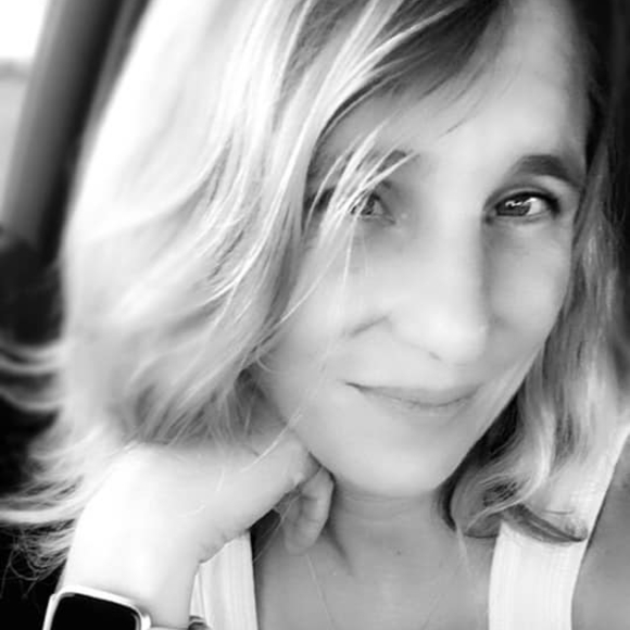 Meet your Posher, Olivia - Picture 1 of 1